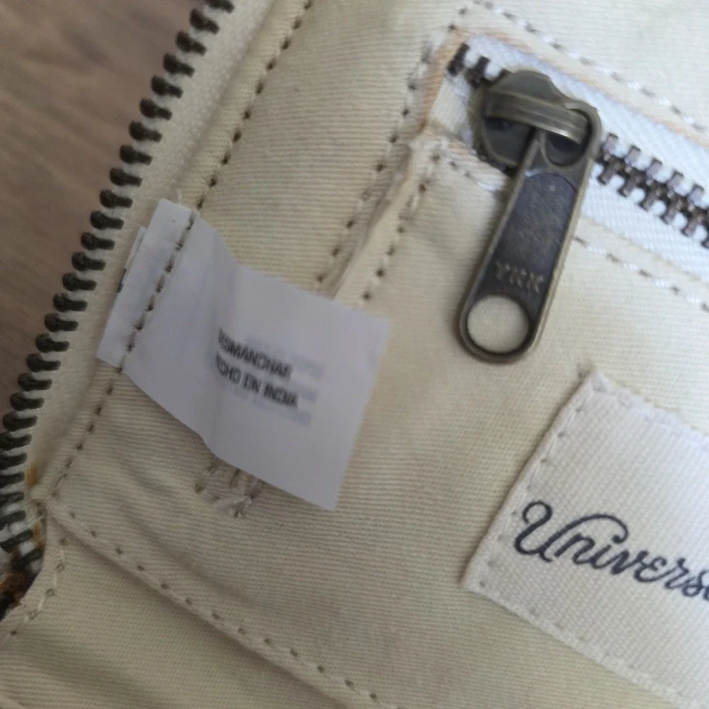 Universal Threads Goods Co. Off-White & Pinkish Brown Zipper Close Wallet Small